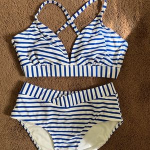 Target/Exhilaration bikini. Size small bottoms. Size D/DD top.